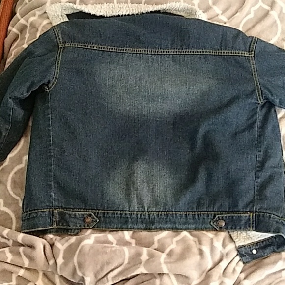 Awesome Jean jacket with white fur inside!!! - Picture 5 of 5